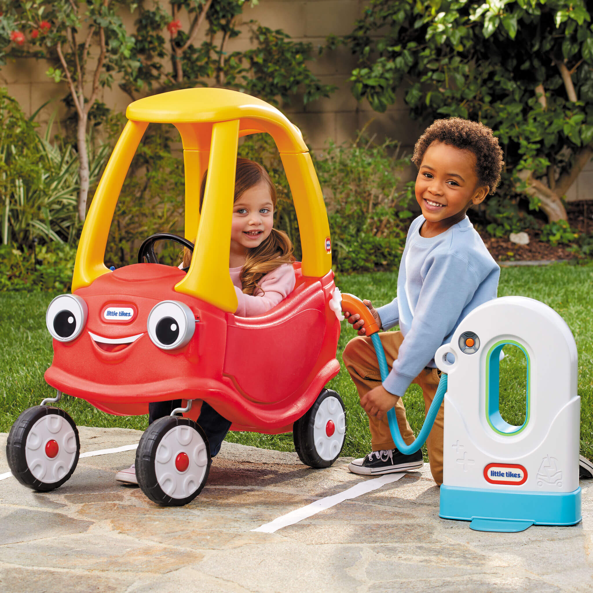 Little Tikes Cozy E-Charging Station Toy - Image 2