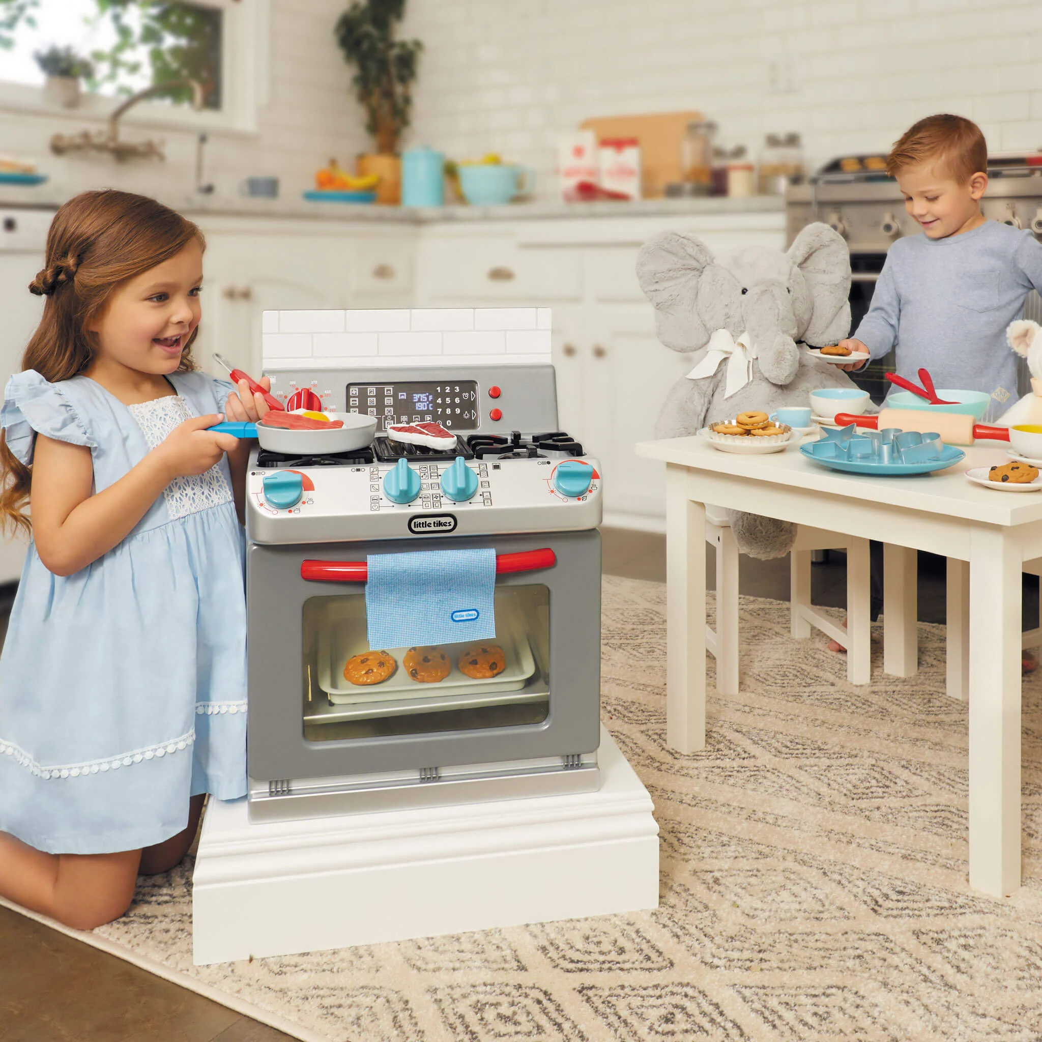 Little Tikes First Oven Toy - Image 3