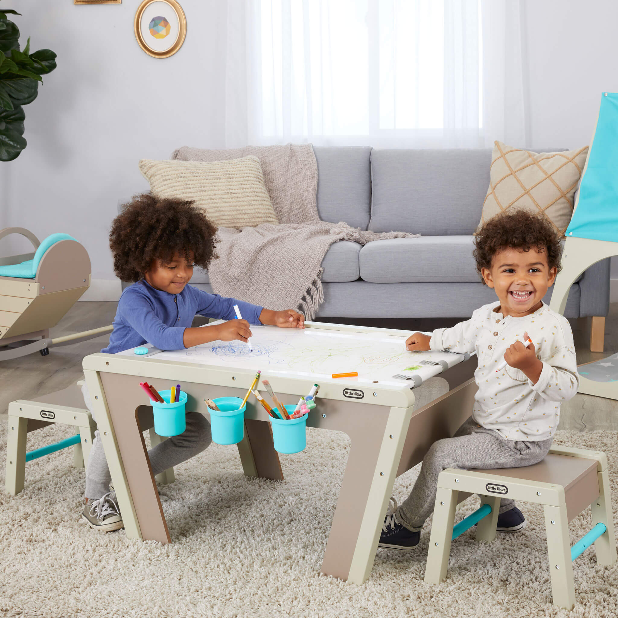 Little Tikes 2-in-1 Easel and Art Table Cup - Image 3